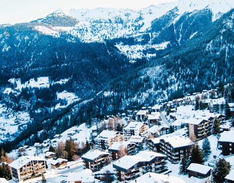  Resort guide Tzoumaz Switzerland